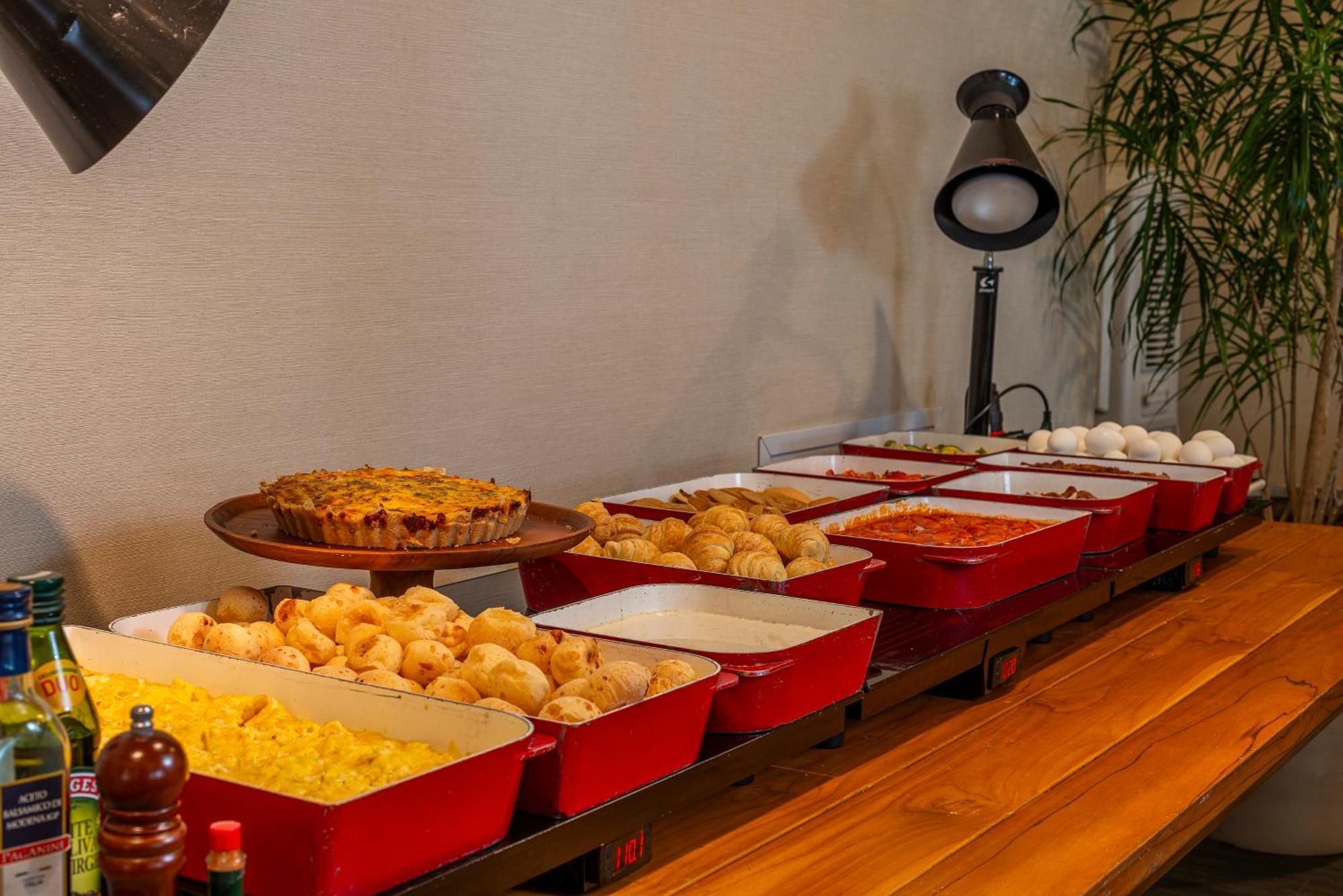 Lifestyle Laghetto Collection Hotel Rio de Janeiro Exterior foto A buffet at a restaurant