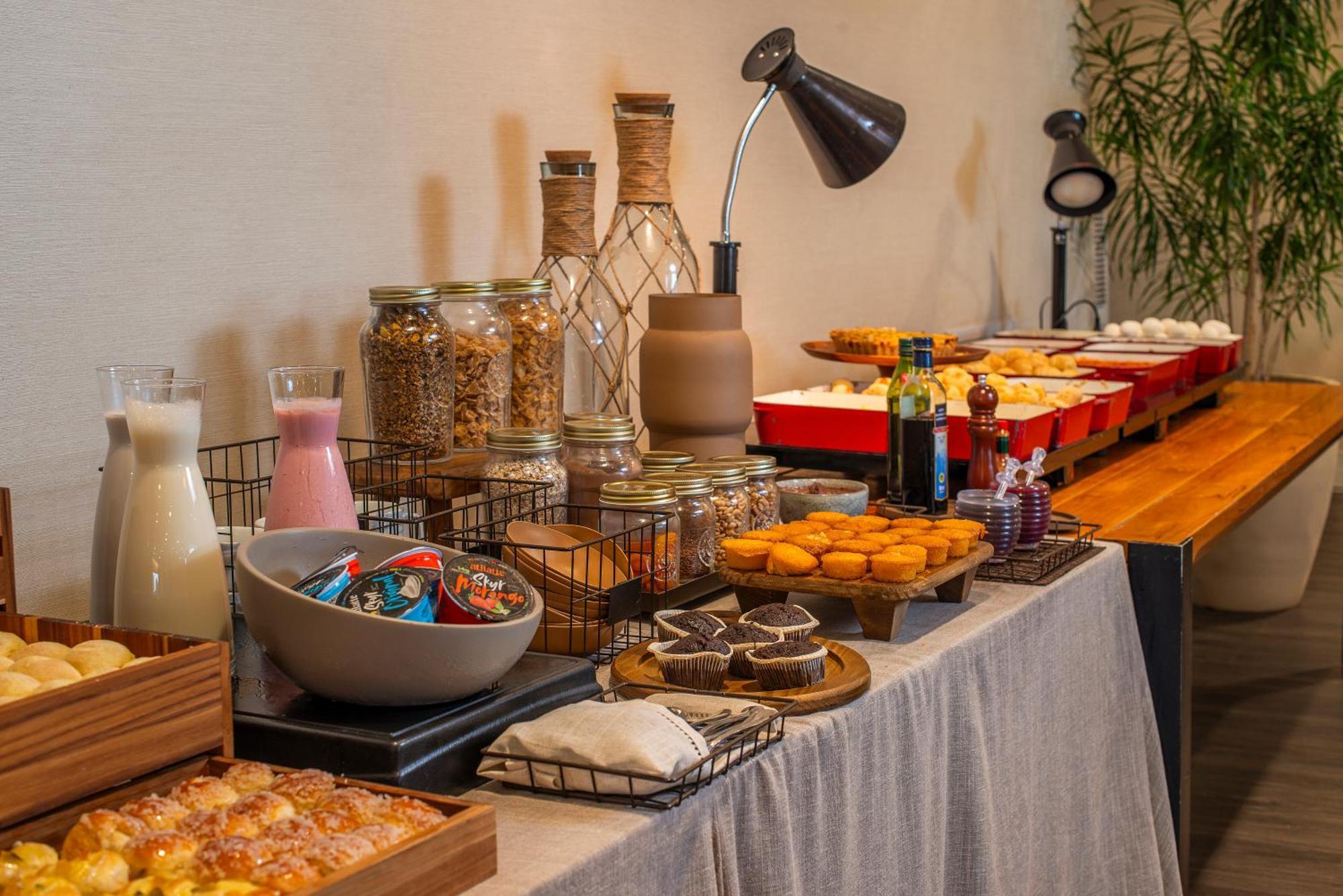 Lifestyle Laghetto Collection Hotel Rio de Janeiro Exterior foto A breakfast buffet