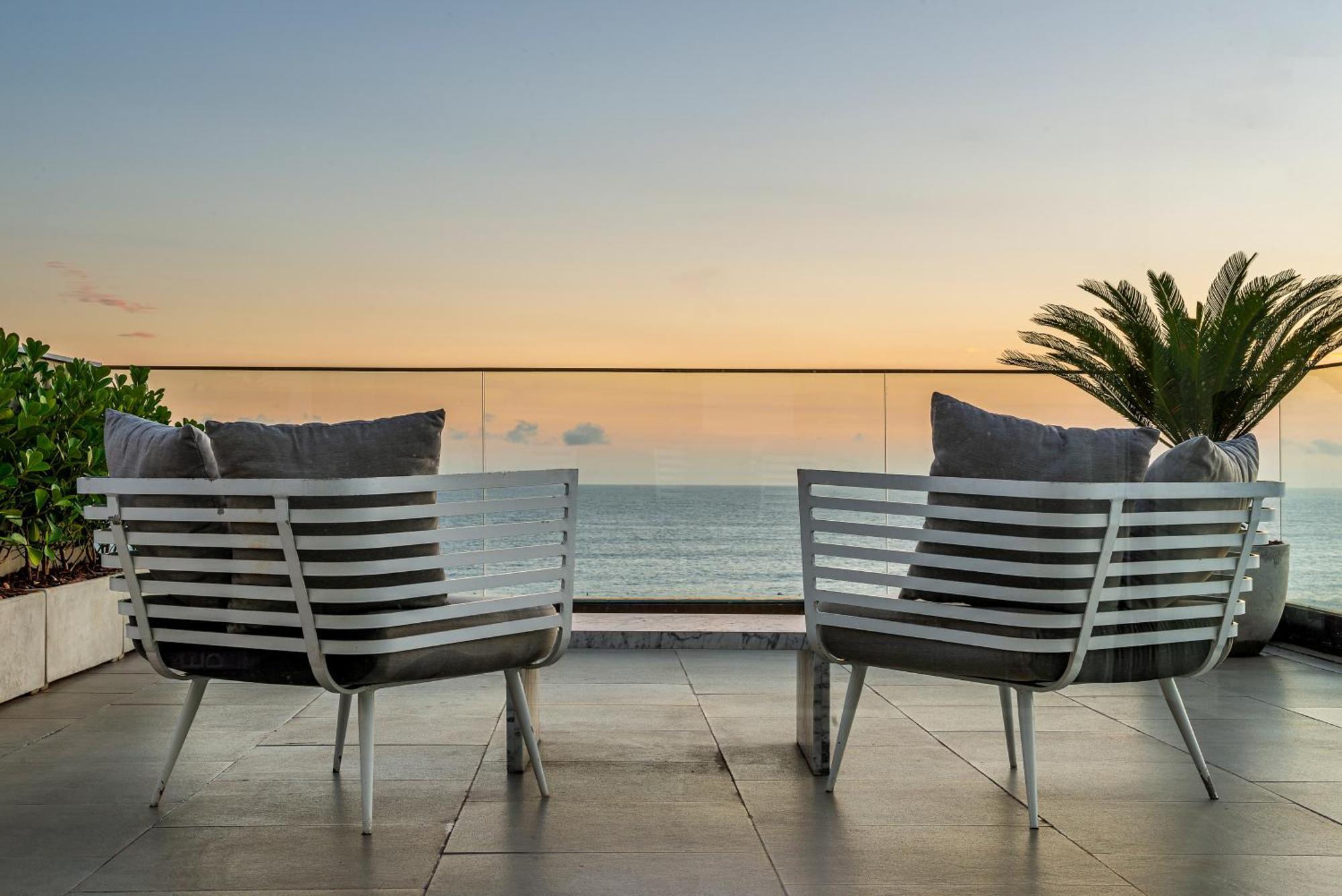 Lifestyle Laghetto Collection Hotel Rio de Janeiro Exterior foto The 3D rendering of the balcony of a penthouse apartment in the proposed development