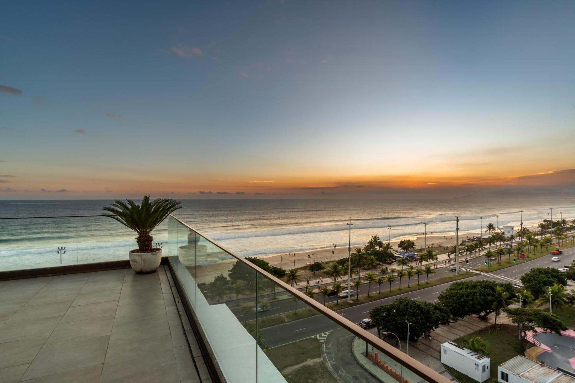 Lifestyle Laghetto Collection Hotel Rio de Janeiro Exterior foto Sunset at the beach of Pimentel